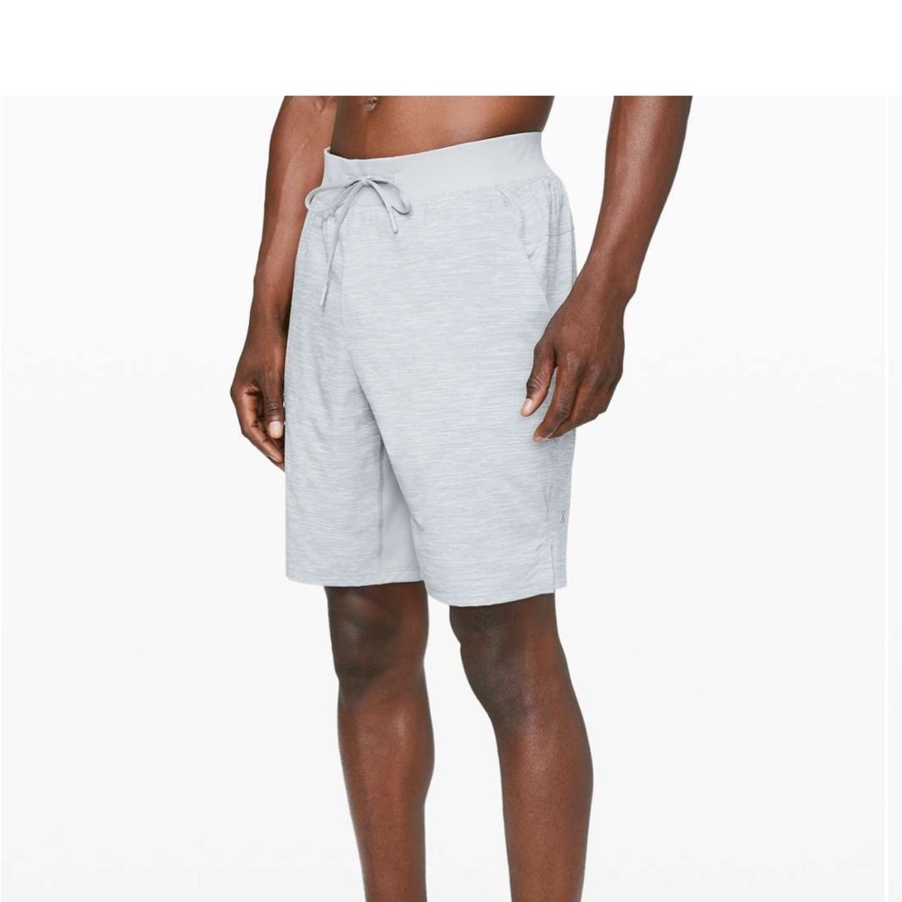 Lululemon T.H.E. Short 9" - Gray- L